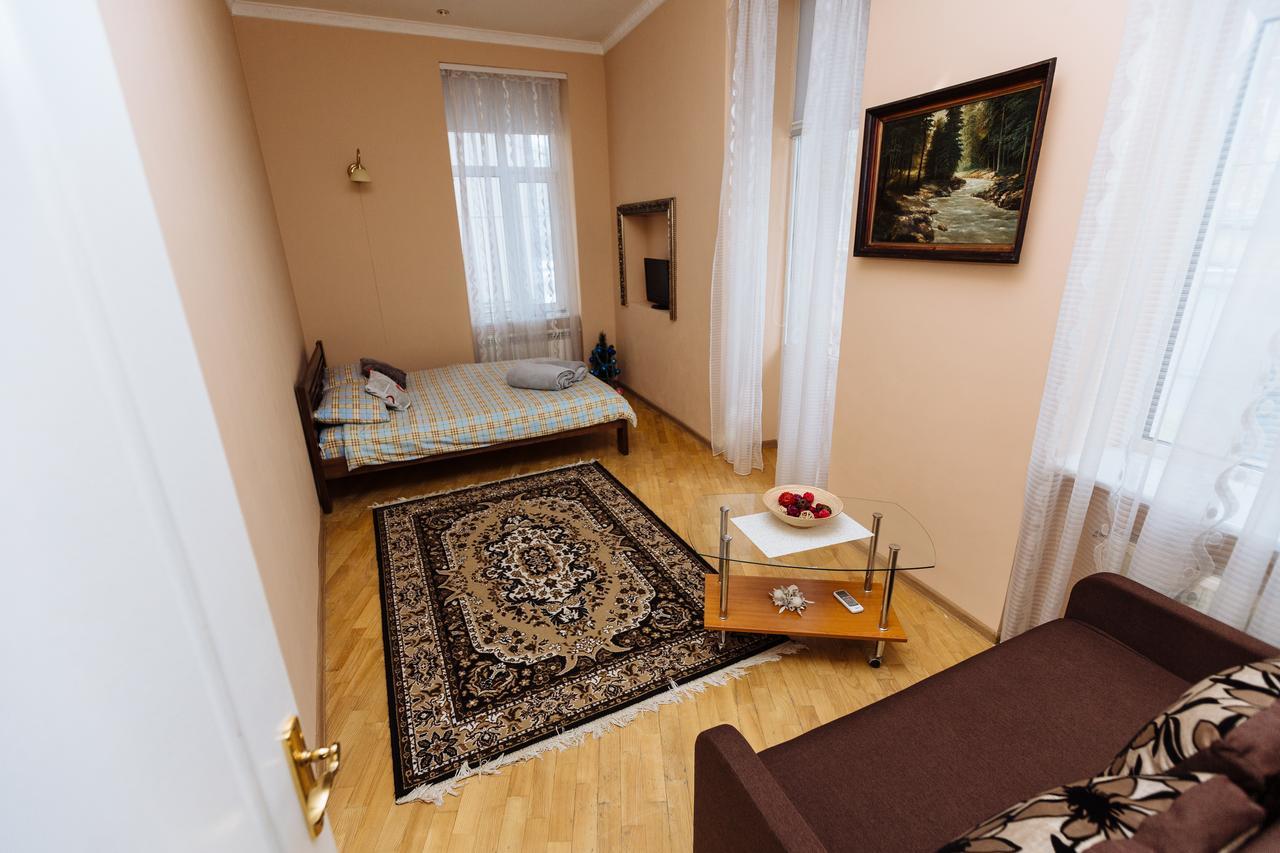 Apartments On Teatralna 26 Лвив Екстериор снимка